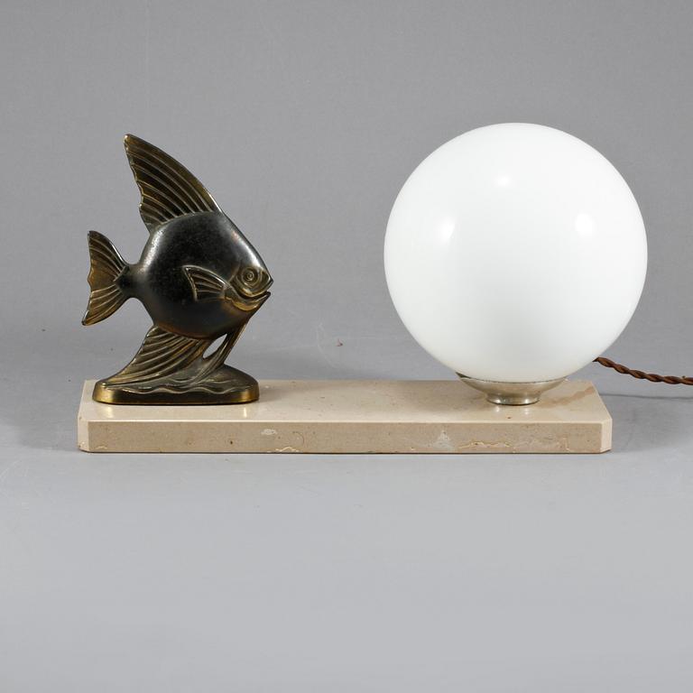BORDSLAMPA, 1900-talets andra kvartal.
