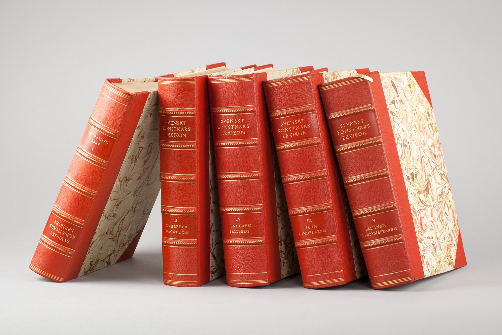SVENSKT KONSTNÄRSLEXIKON, 5 vol. Allhems förlag Malmö. 1952-67.