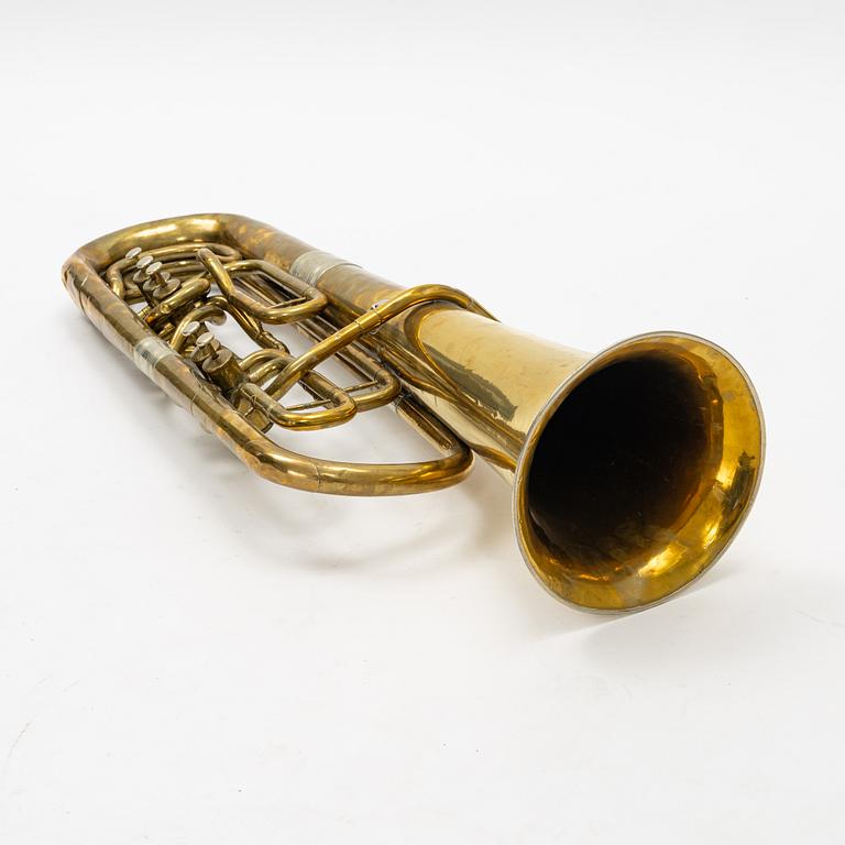 Tuba, 1900-talets början,