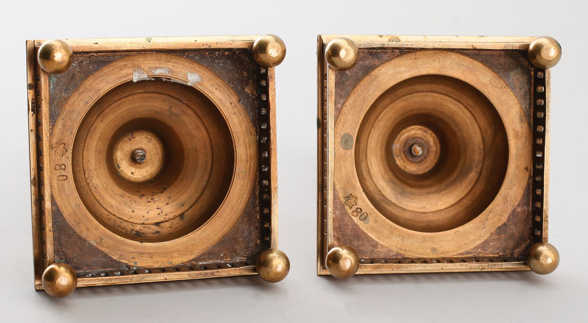 LJUSSTAKAR, 1 par, mässing, Åkerberg & Hellström Metall AB, 1900-talets första hälft.