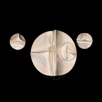 BJÖRN WECKSTRÖM, A BROOCH and A PAIR OF EARRINGS, silver. Lapponia 1972-1973.