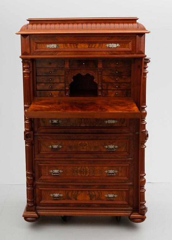 CHIFFONJÉ, nyrenässans, sent 1800-tal.