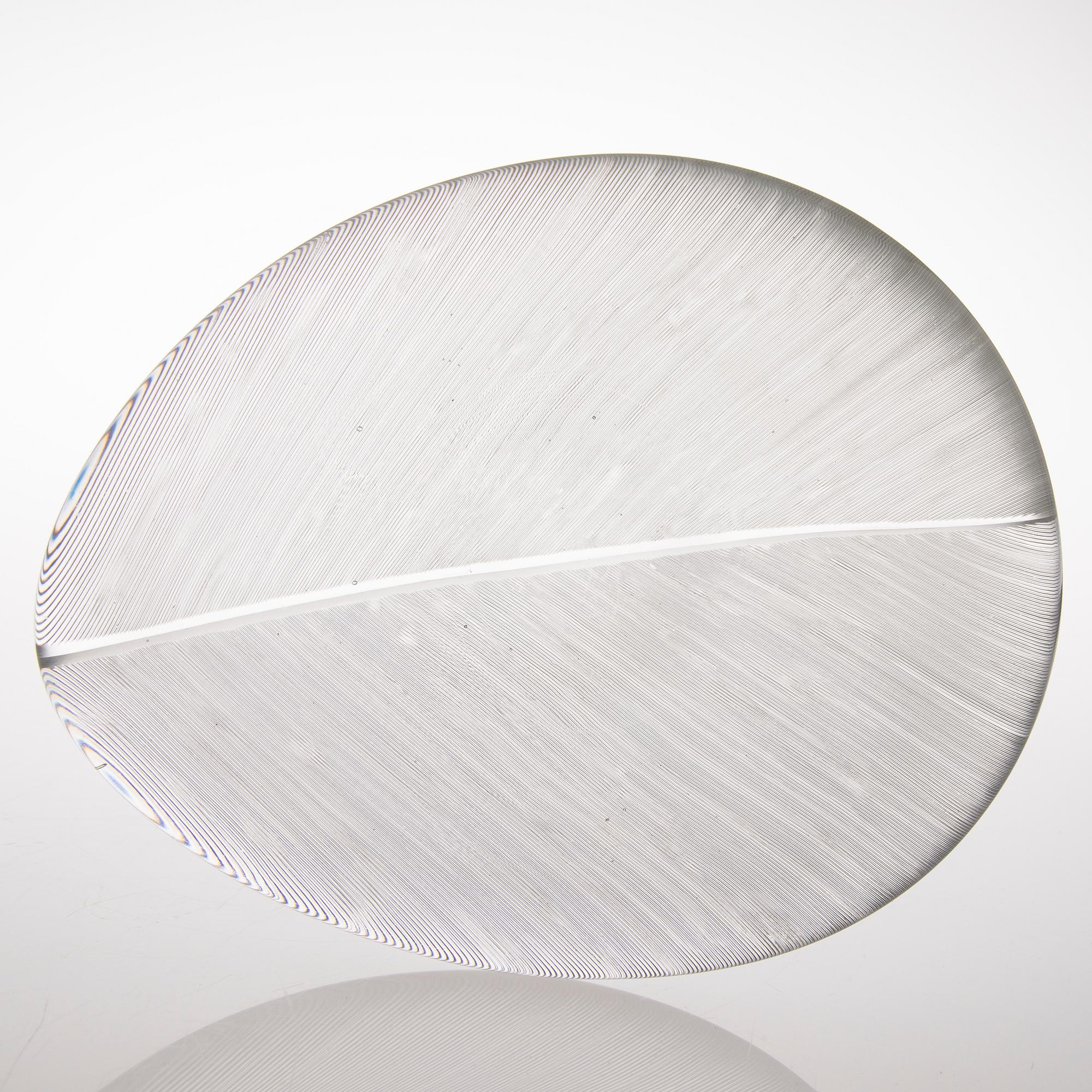 A bowl 'Lehti '(Leaf) 3337, signed Tapio Wirkkala Iittala.
