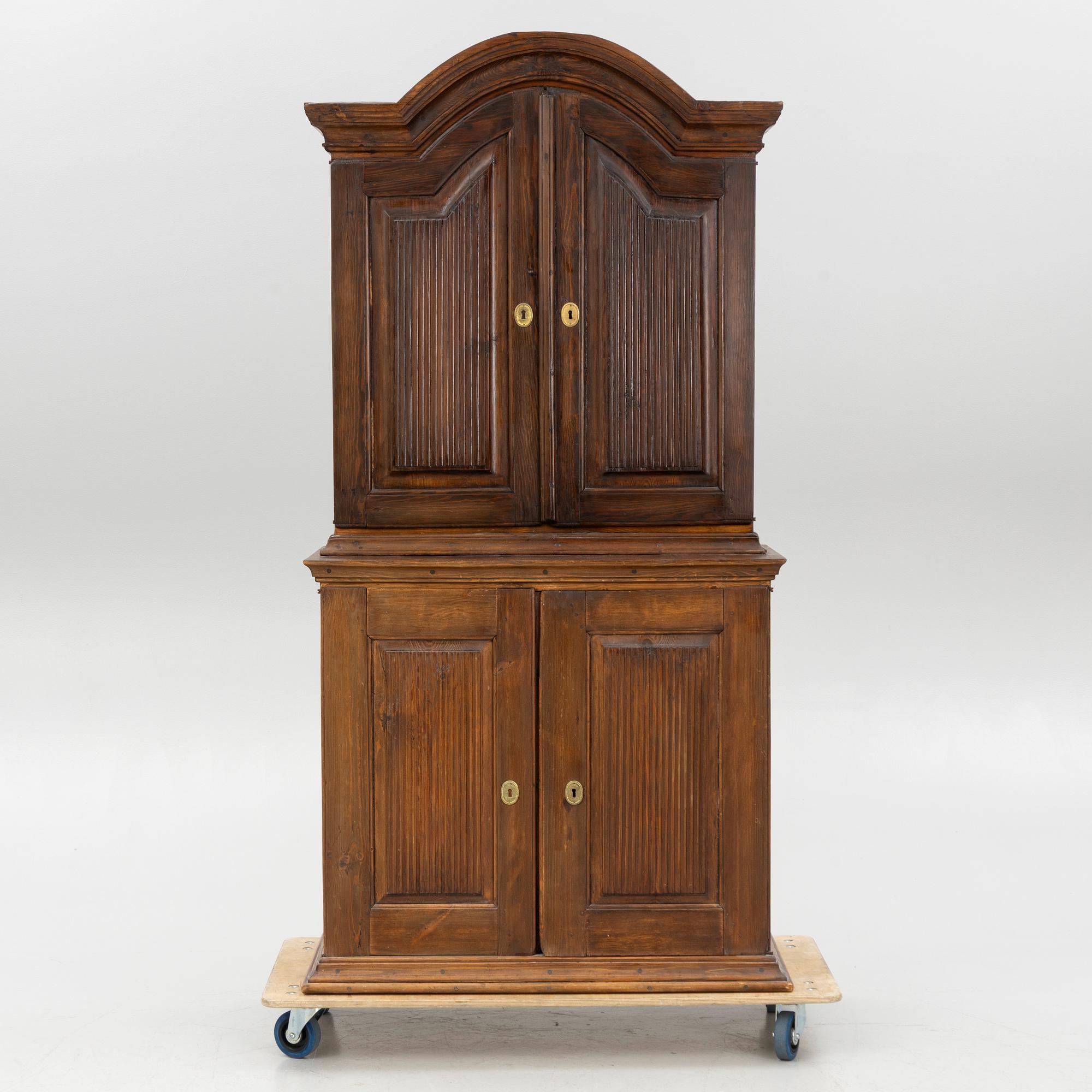 A cabinet, second half of the 18th century.