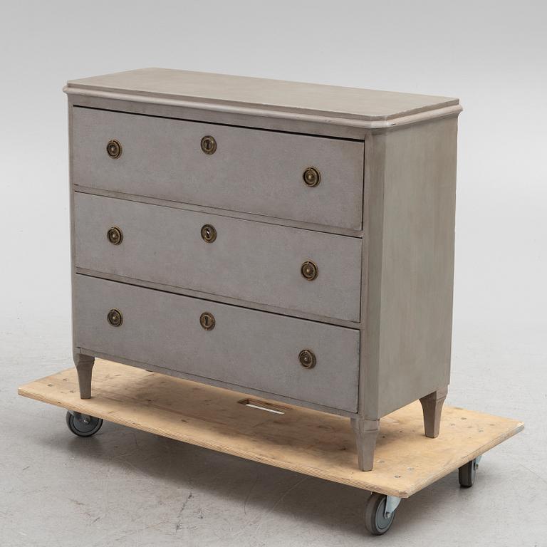 A painted chest of drawers, early 20th century.