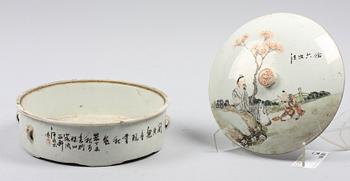 SKÅL MED LOCK, porslin, Kina, 1900-tal.