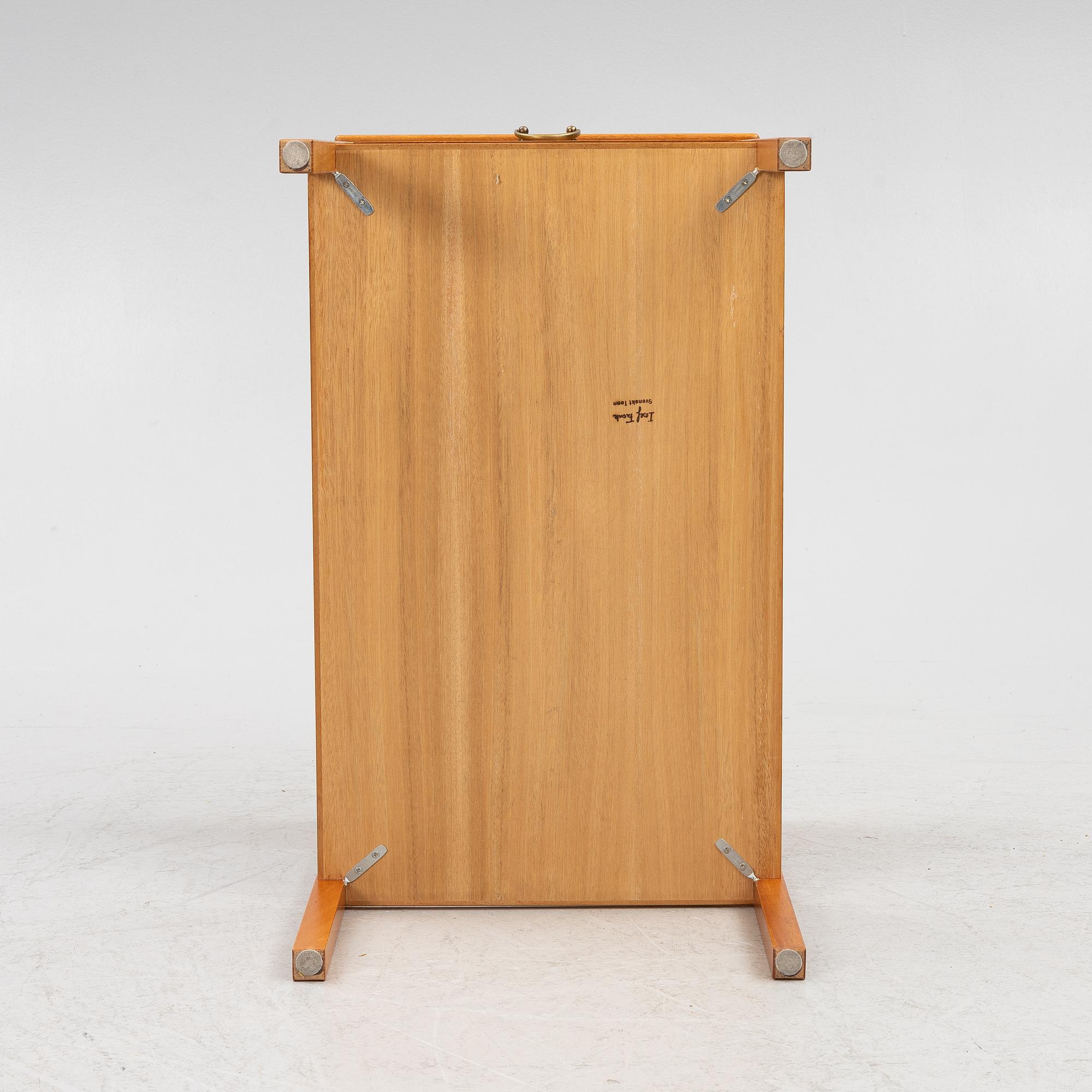 Josef Frank, bedside table, model 914, Svenskt Tenn.