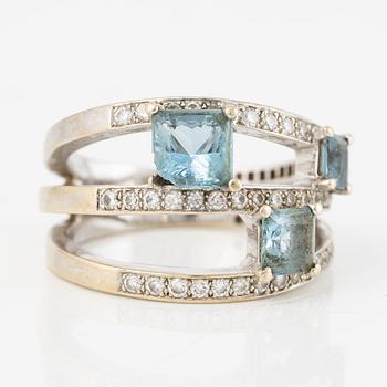 Ring, 18K white gold set with brilliant-cut diamonds and aquamarines, Ritz London.