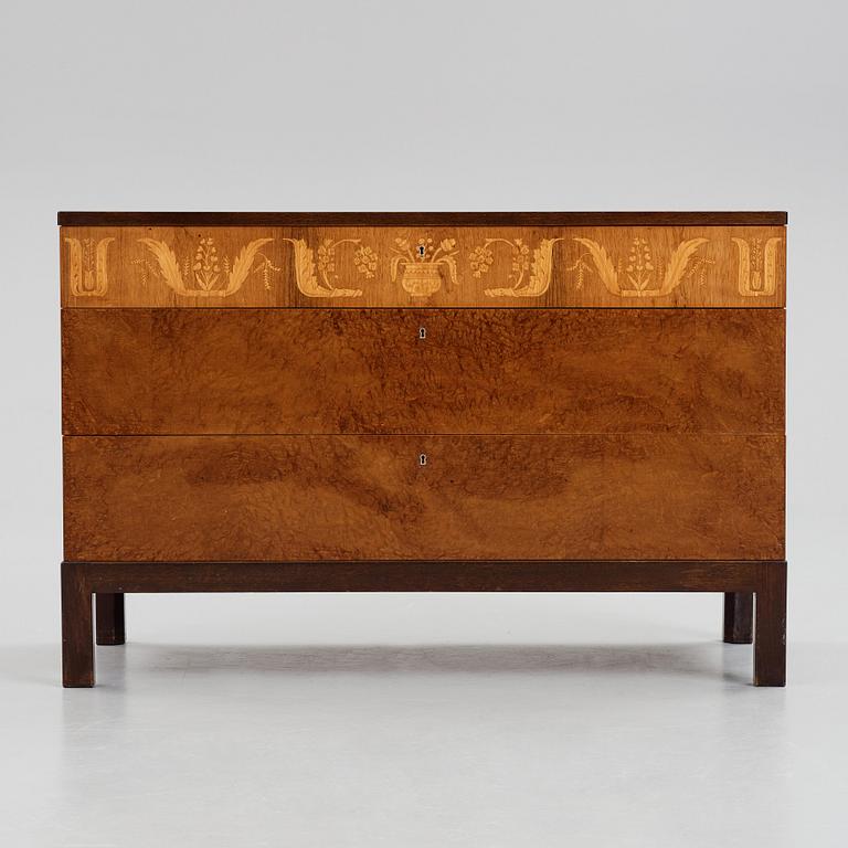 Carl Malmsten, a Swedish Grace chest of drawers, Svensk Hemslöjd, 1930s.