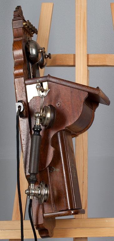 VÄGGTELEFON, L.M. ERICSSON & co, tidigt 1900-tal.