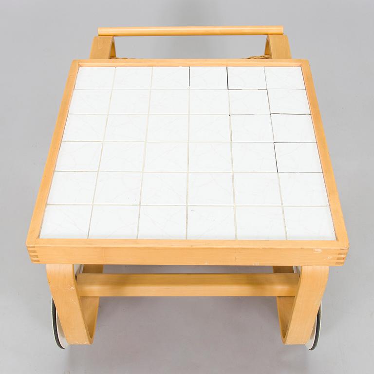 Alvar Aalto, serveringsvagn, modell 900, Artek, Finland, 1970-tal.