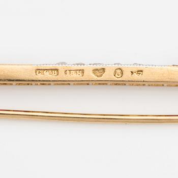 C.G Hallberg, brosch, art déco, 18K guld med carréslipade rubiner och rosenslipade diamanter, 20-tal.