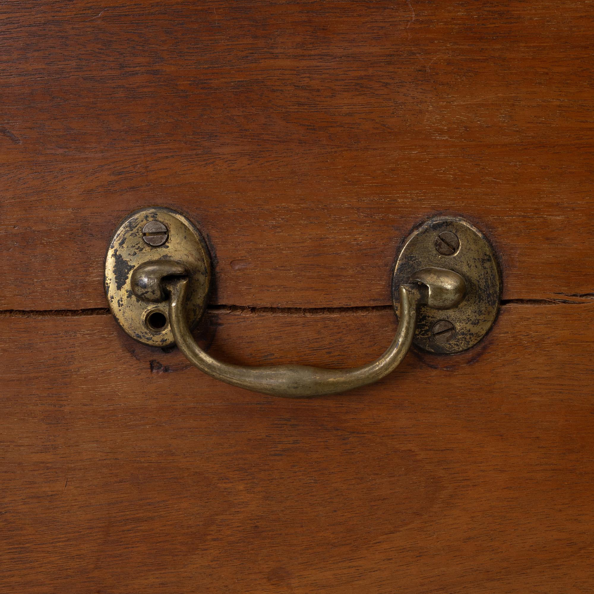 Washbasin, England, circa 1800.