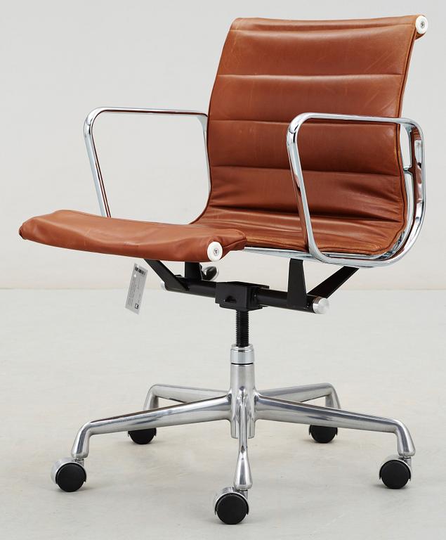 KONTORSSTOL, skinn, Charles Eames, modell EA177, Herman Miller, 1960-tal.