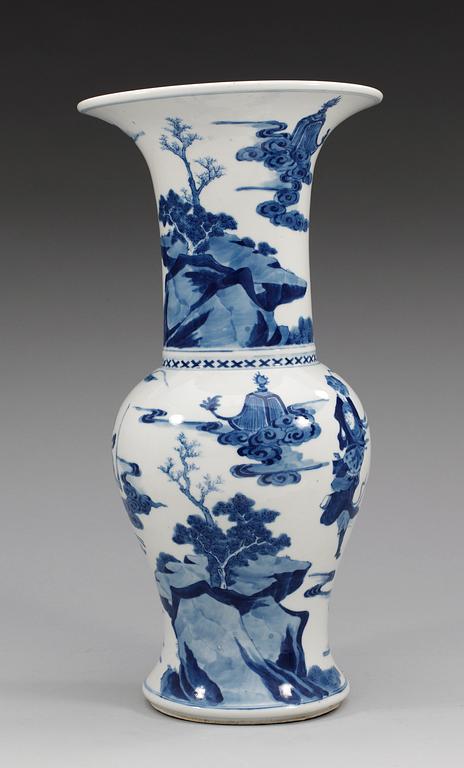 A blue and white Kangxi style vase, late Qing dynasty (1644-1912).