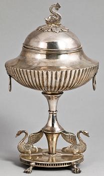 SOCKERSKÅL, silver, empire, Johan Daniel Blomstervall, Göteborg 1824. Vikt 700 gram.