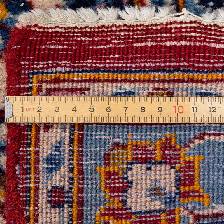 Carpet, Keshan, approx. 400 x 295 cm.