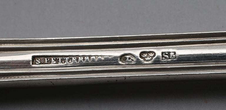 RAGUSKED, silver, Samuel Petterson, Linköping 1872. Total vikt ca 112 g.