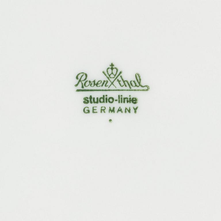 TIMO SARPANEVA, SERVISDELAR, 42 st, porslin, "Suomi", Rosenthal, Studio-line. Modellen formgiven 1976.