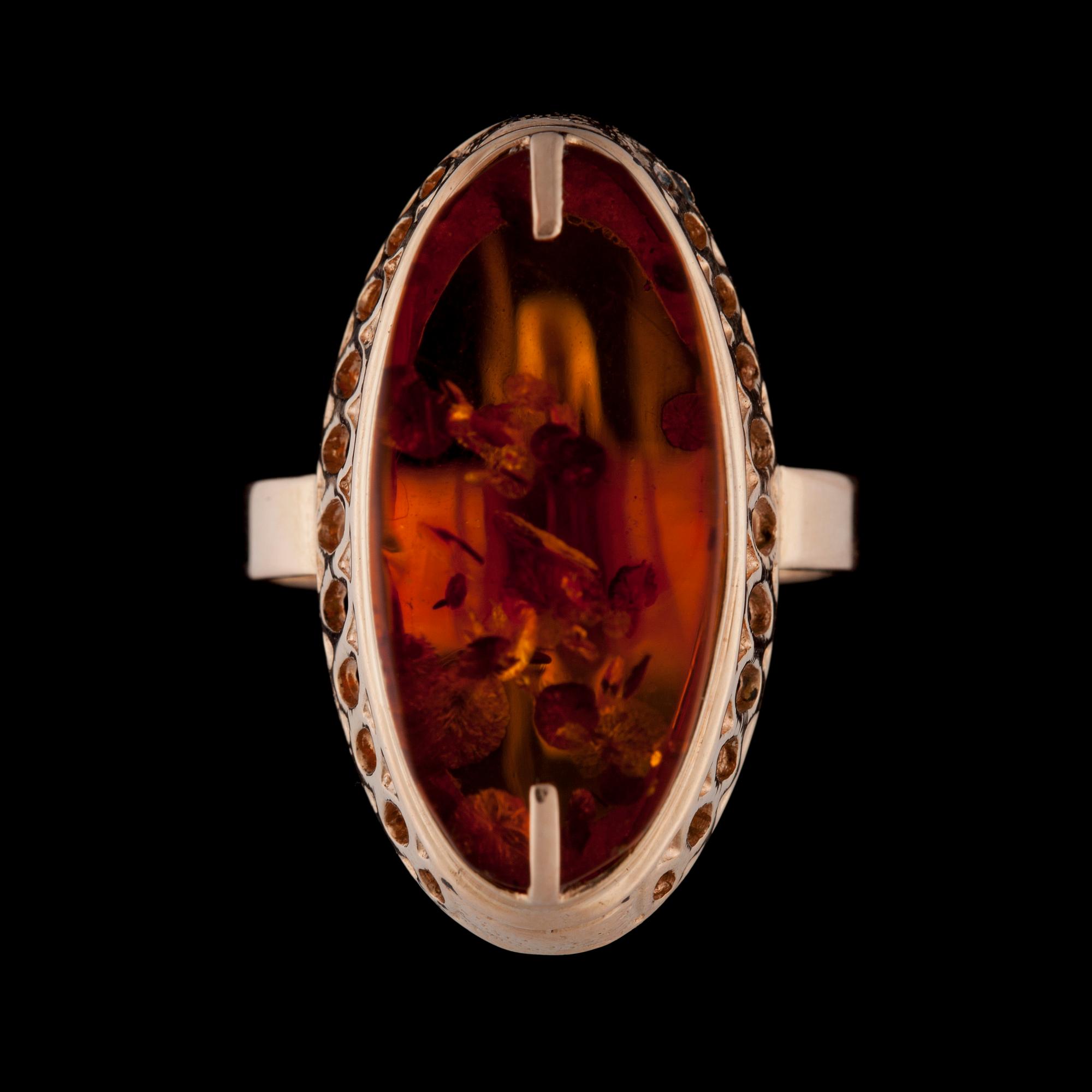 RING, 14K guld (583), bärnsten. Vikt ca 6,5 g.