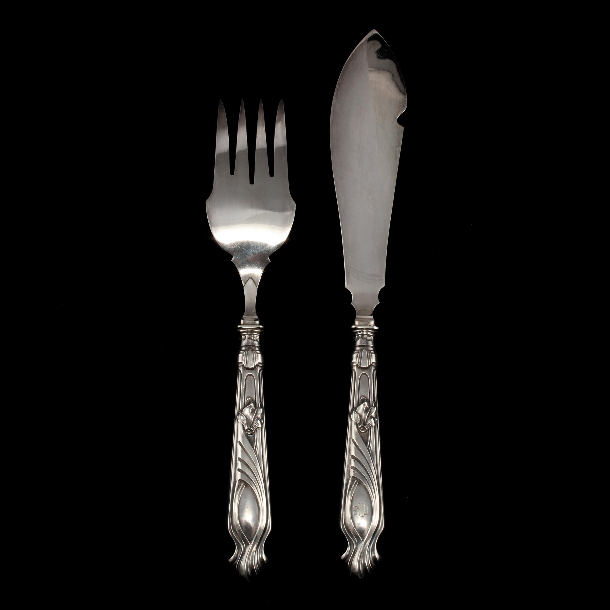 SERVERINGSBESTICK, ett par, silver,  troligen Claes Emil Andrén, Göteborg, jugend, 1900-talets första del. Vikt 215 cm.