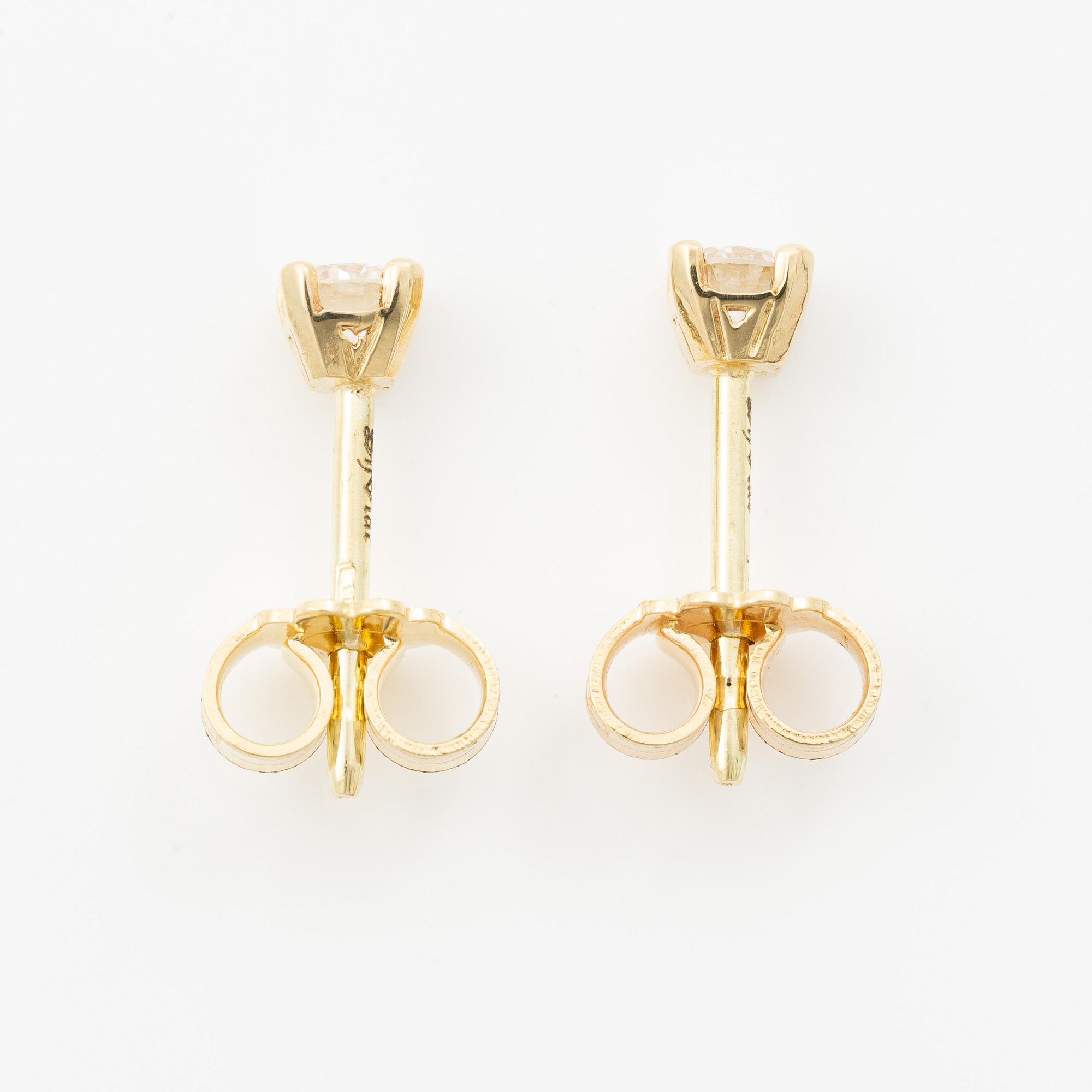 Earrings 14K gold with brilliant-cut diamonds.