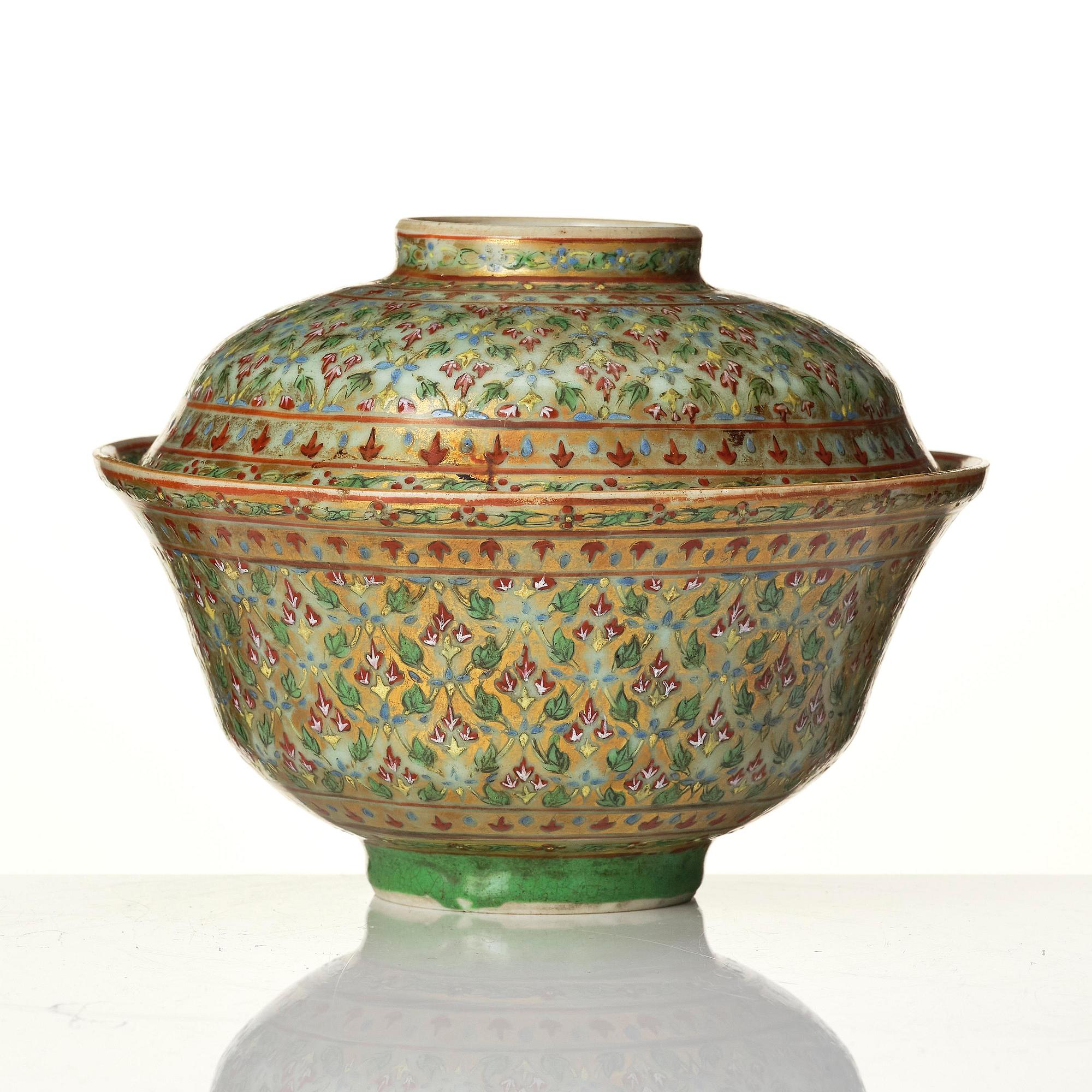 A Benjarong bowl with cover, Qing dynasty, with a Jiajing mark and of the period (1522-66).