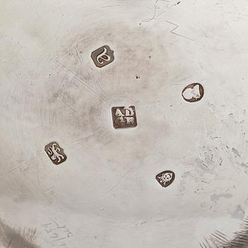 TEKANNA, silver, Alice & George Burrows, London 1816. Vikt ca 685 gram.