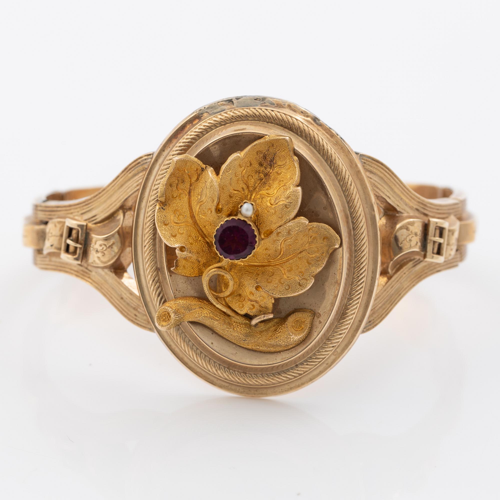 Bracelet, 14K gold with purple glass stone and seed pearl, 19th century,
