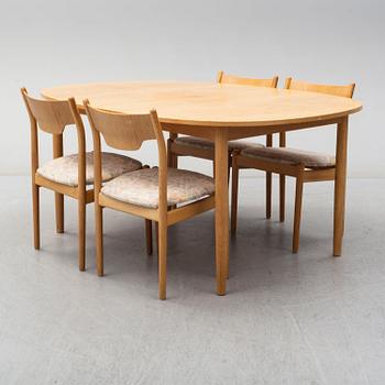 EDVARD KINDT-LARSEN, dining table and four chairs, Säffle Möbelfabrik, 1960s. 2 leaves included.