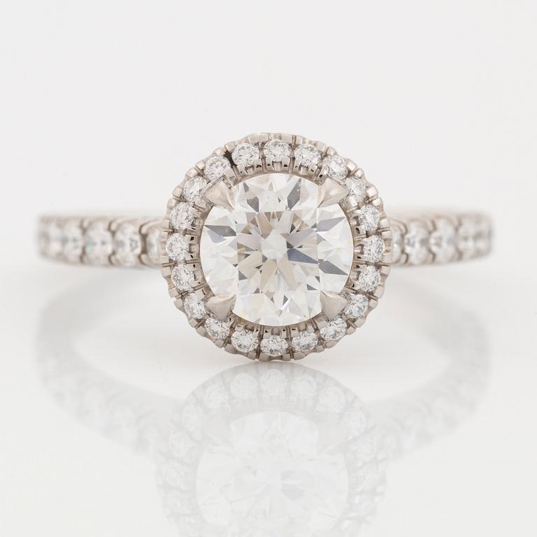 Cartier, round brilliant cut diamond ring, 1,04 carat. GIA  report.