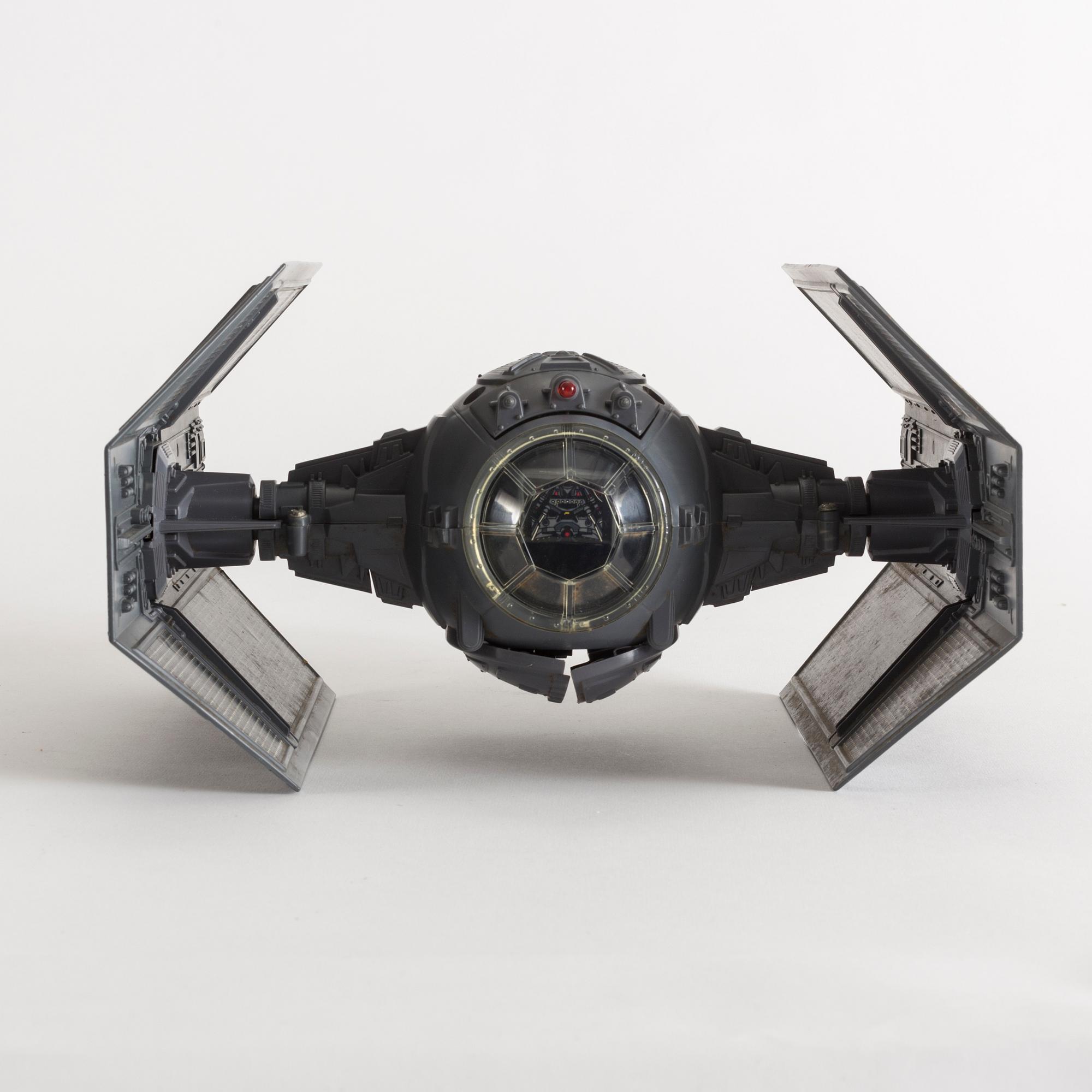 STAR WARS, Darth Vader Tie fighter samt X-wing i kartonger, 1970/80-tal.