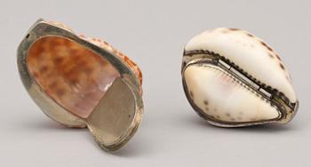 DOSOR, 2 st, snäckor, 1800-tal.