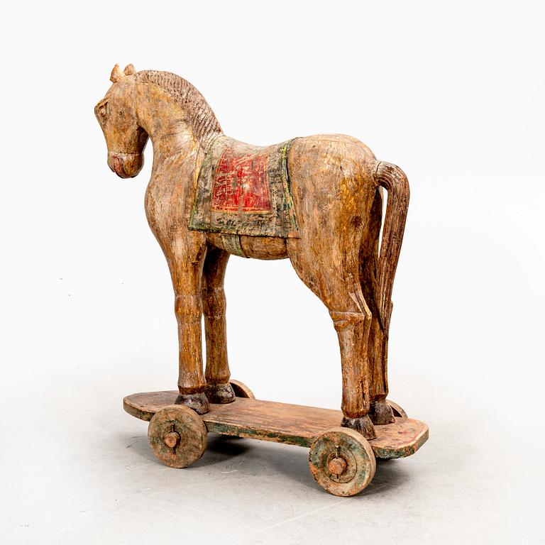 A decraotive sculpture India modern.