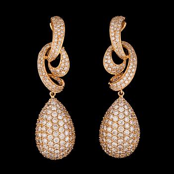 778. A pair of brilliant cut diamond earrings, tot. 4.15 cts.