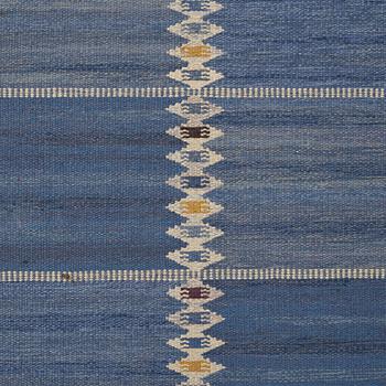 Barbro Nilsson, MATTA, "Salerno blå", rölakan, ca 331,5 x 273-275,5 cm, signerad AB MMF BN.