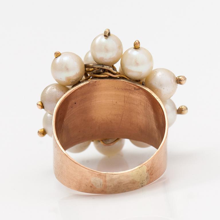 A 14K gold ring and earrings with cultured pearls. Mexico.
