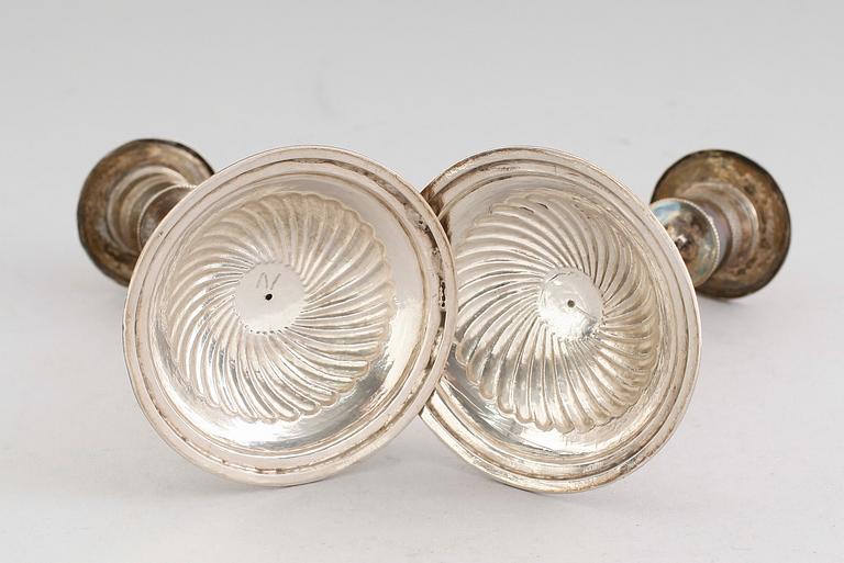 LJUSSTAKAR, 1 par, silver, Gustaf Möllenborg, Stockholm 1826. Vikt ca 194 gram.