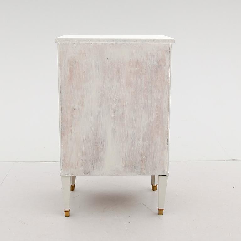 BYRÅ, gustaviansk stil, 1900-talets första hälft.