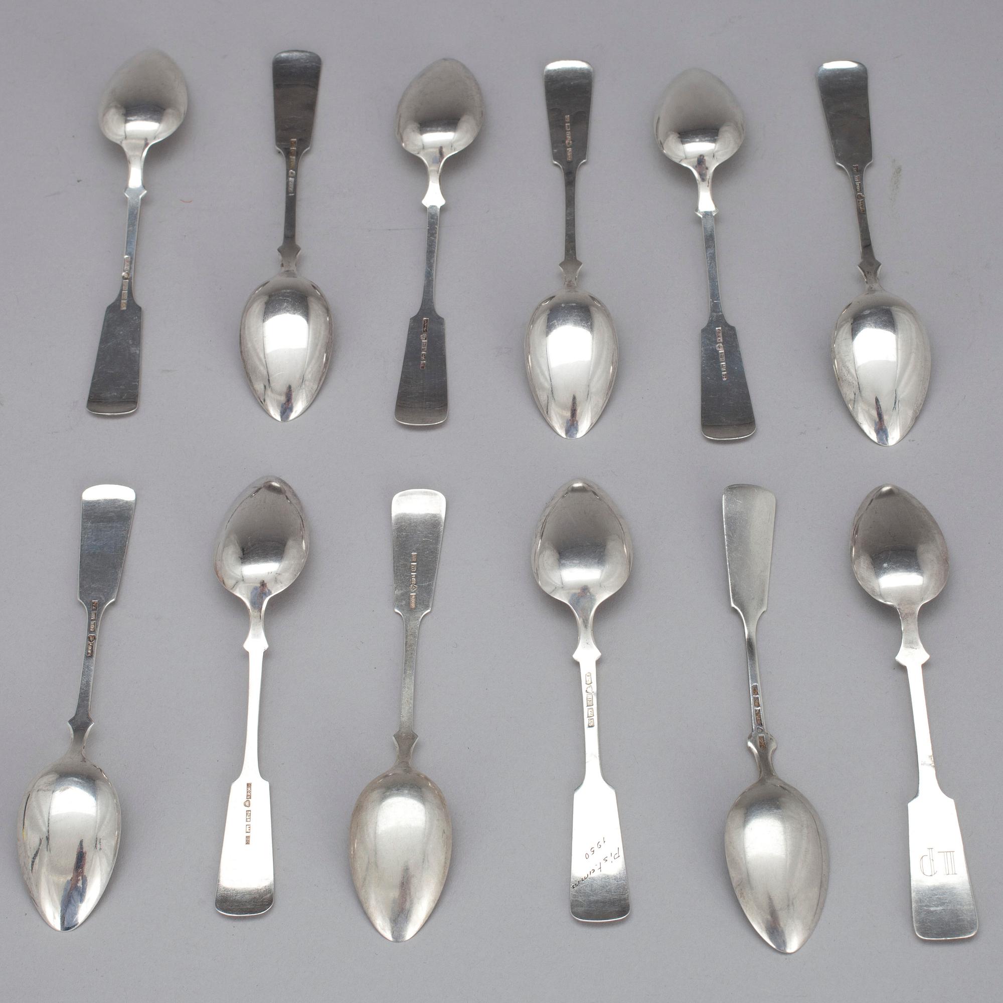TESKEDAR, 12 st, silver, "Musslan", finska stämplar 1900-talets första hälft. Vikt tot. 144 g.