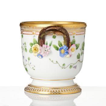 Ytterfoder/Vinkylare, porslin. 'Flora Danica', Royal Copenhagen, Danmark, 1900-tal.