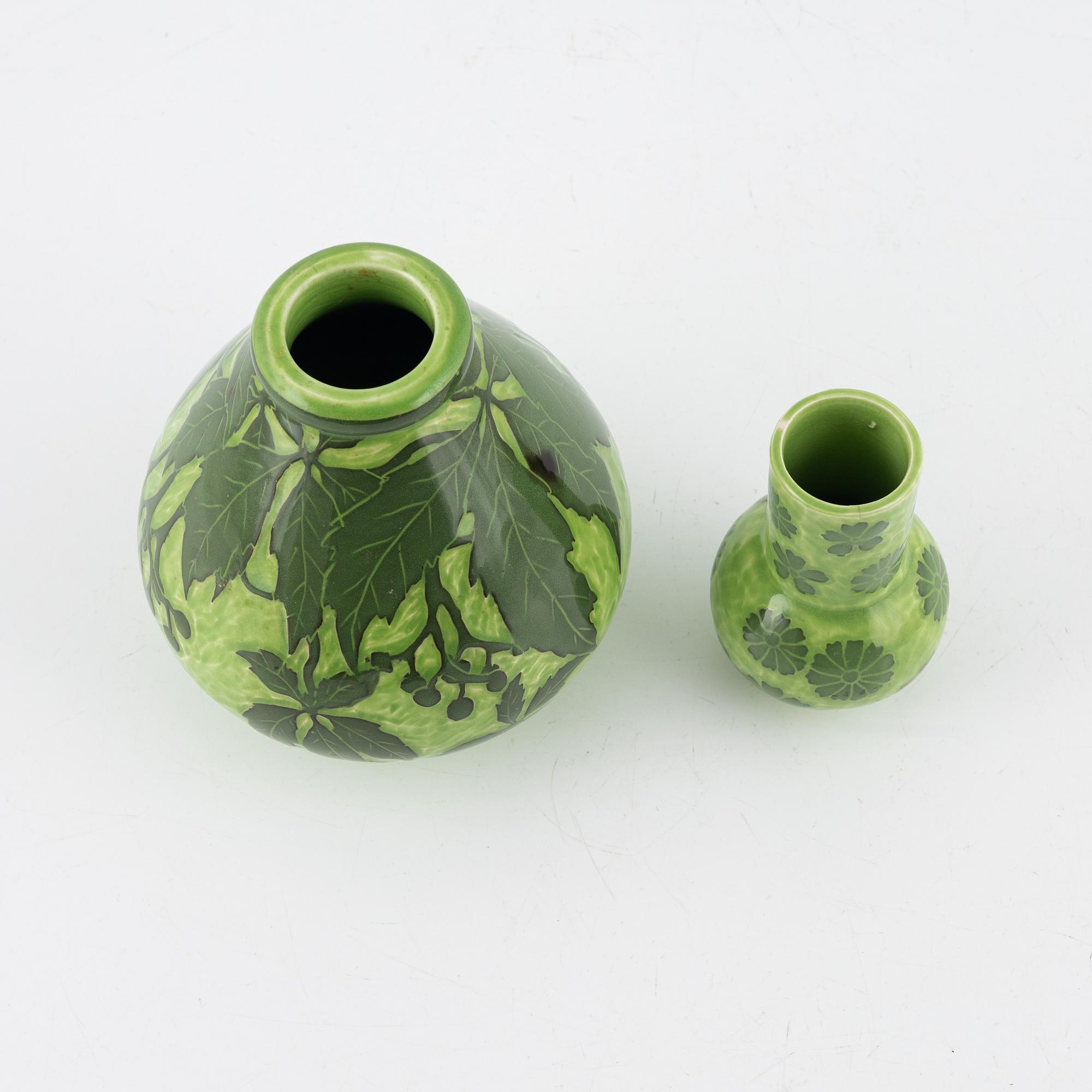 Josef Ekberg, vaser, 2 st, jugend, Gustafsberg, 1900-talets början.