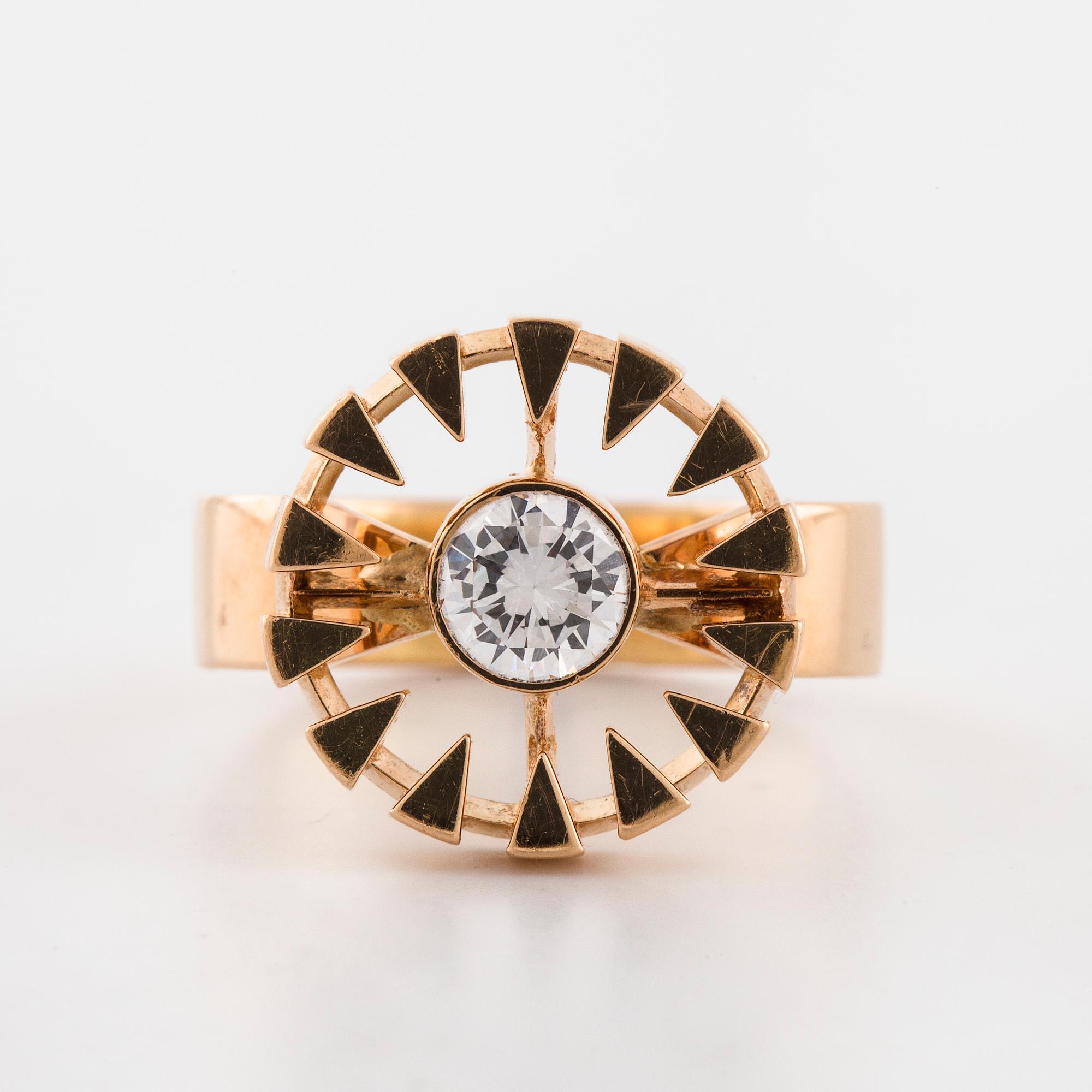 ANDERS HÖGBERG, Göteborg, 1965,a brilliant cut diamond ring, ca 0.60 ct.