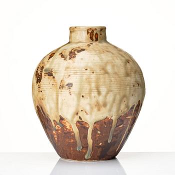 Bode Willumsen, a stoneware jar, Denmark 1920-1940s.