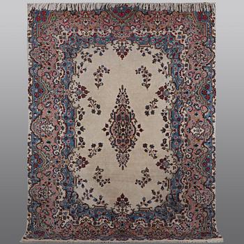 A carpet, Kirman, ca 280 x 213 cm.