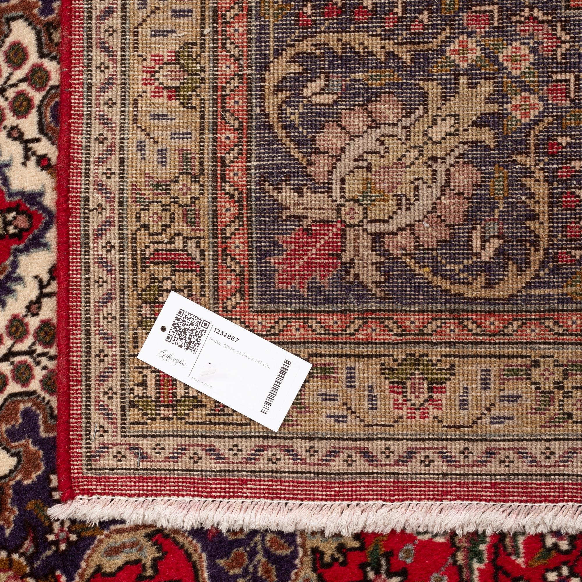 A carpet, Täbris, ca 340 x 247 cm.