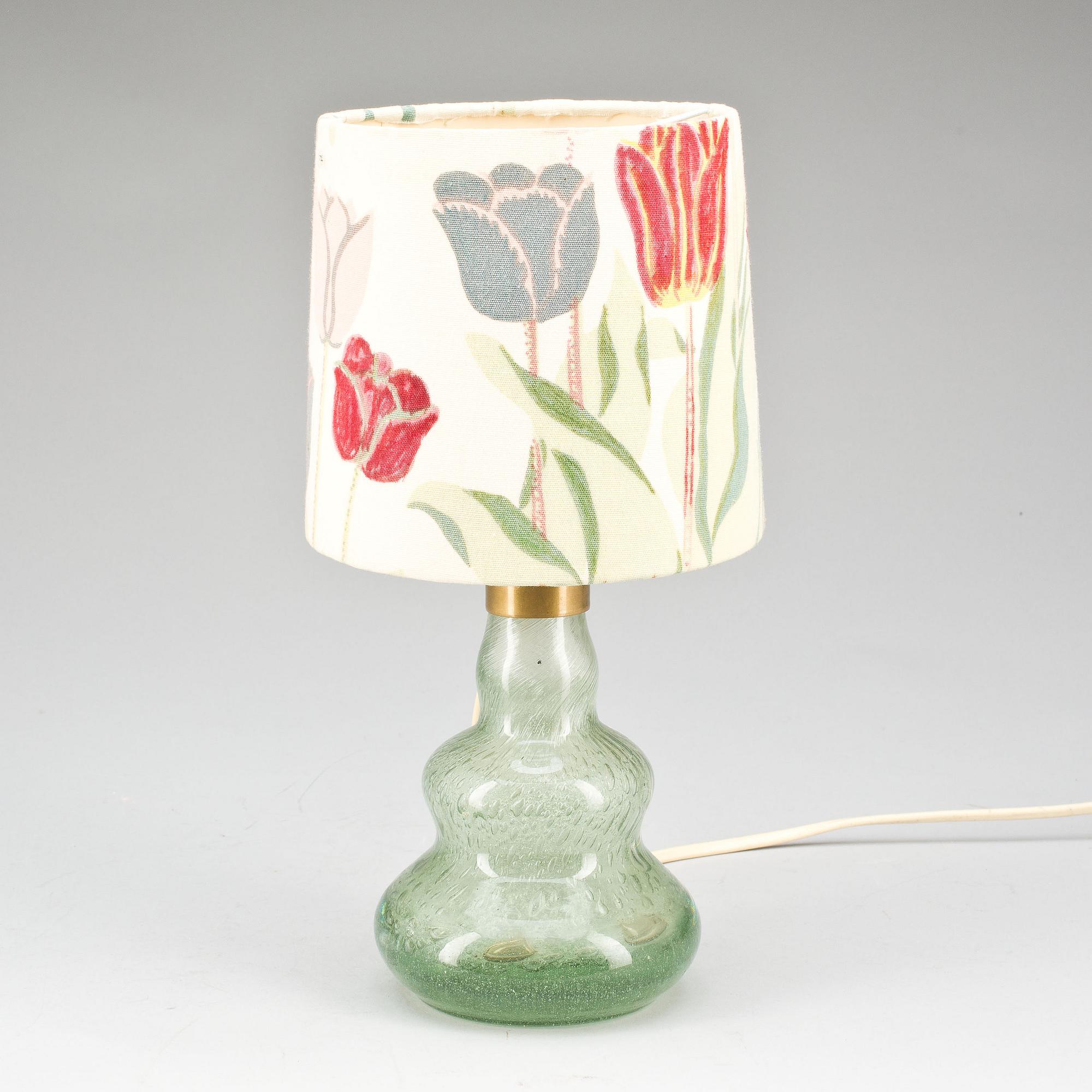 BORDSLAMPA, glas, 1900-talets andra hälft.