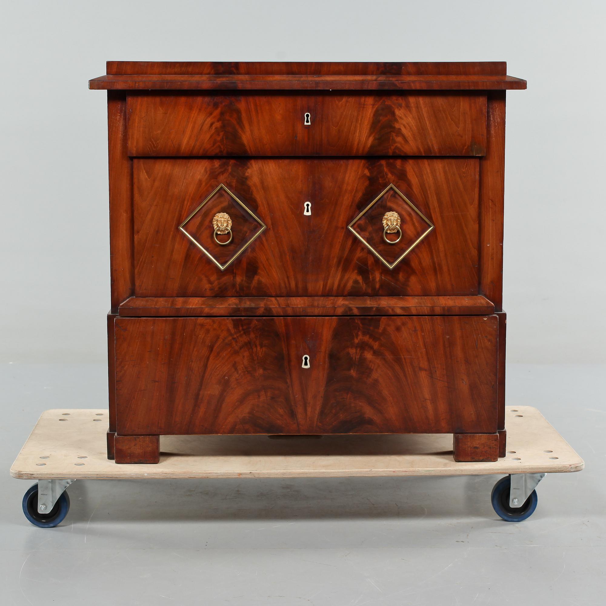 BYRÅ, empire, 1800-talets första hälft.