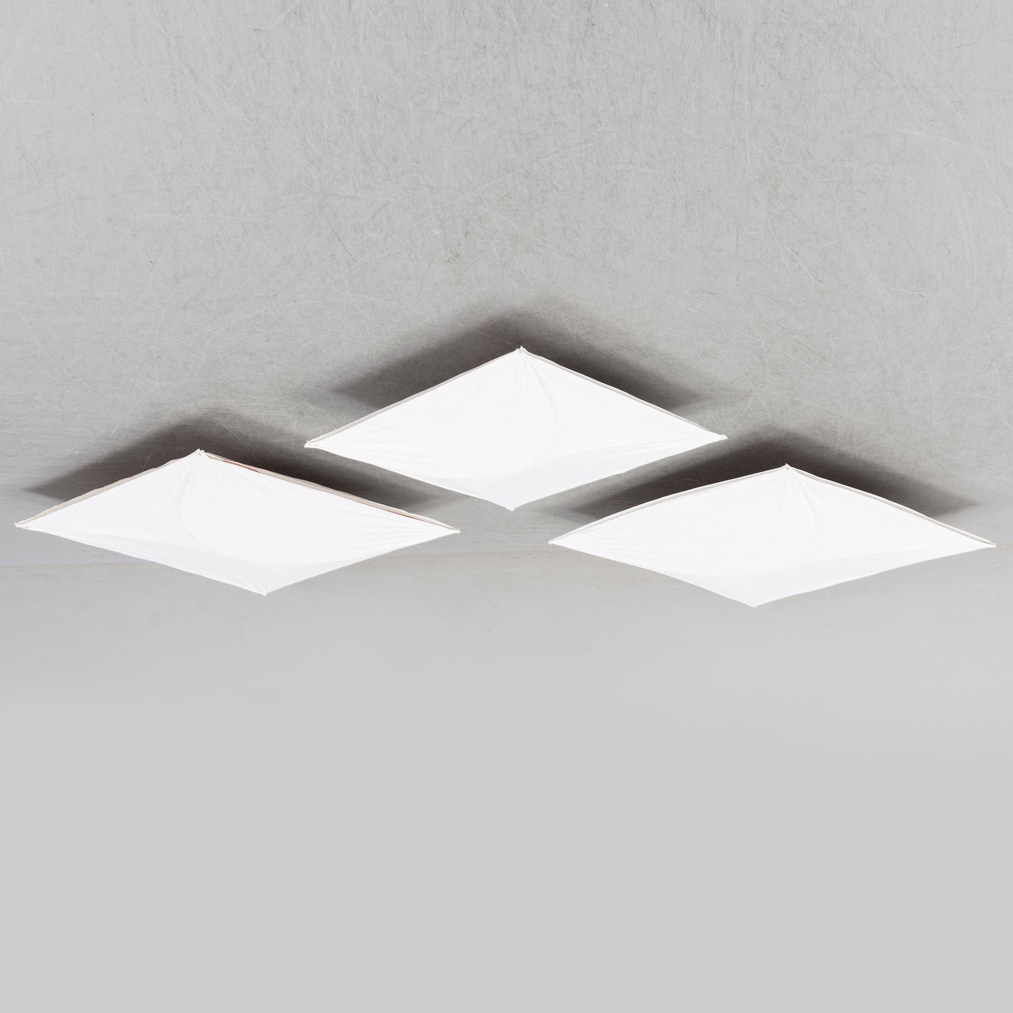 Tobia Scarpa, tak- / vägglampor, 3 st, "Ariette 1" samt "Ariette 2", Flos.