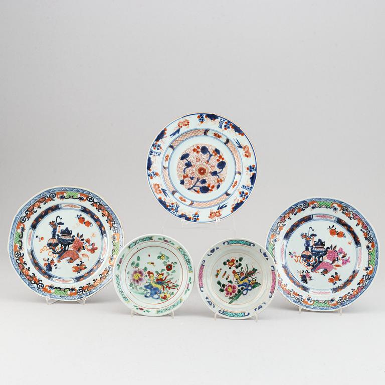 A group of five export porcelain dishes, Qing dynasty, 18-19th century.